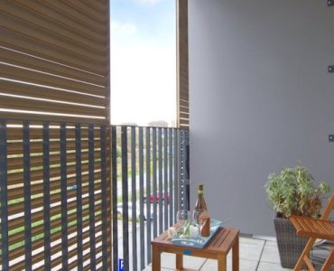 Ile centymetrów daje spokój? Idealna wysokość balustrady balkonowej — wygoda i przepisy w pigułce