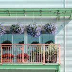 Balkon bez kropli: sprytne patenty, by deszcz nie zepsuł planów
